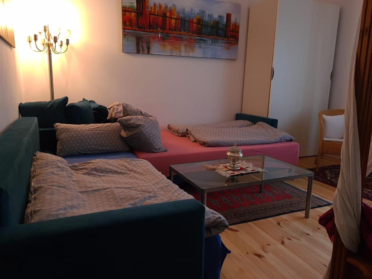 Nana-Eg-80M2 Sanierter Altbau-Parkplatz-Kleiner Garten-Wlan-Netflix-2Zimmer-Kueche-Dusche-Wanne-Waschmaschine Oberhausen  Exterior photo